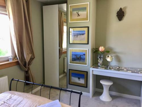 Bedroom In Findlay Apartment