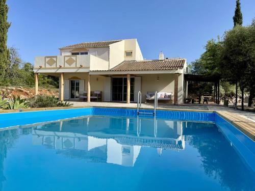 Villa Casa Colinas Roxas