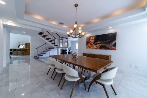 Island Dream Villa Bay Front 4bdr 3ba