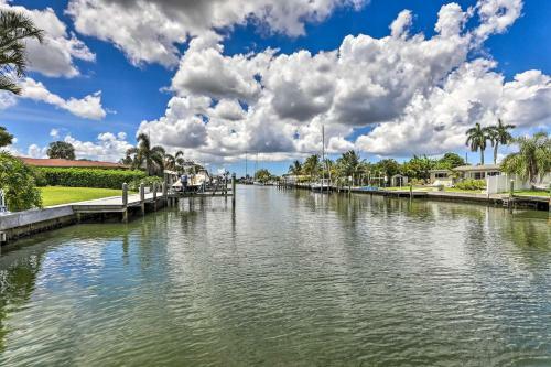 Stunning Palmetto Home With Boat Dock And Kayaks!