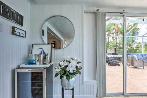 Stunning Palmetto Home With Boat Dock And Kayaks!