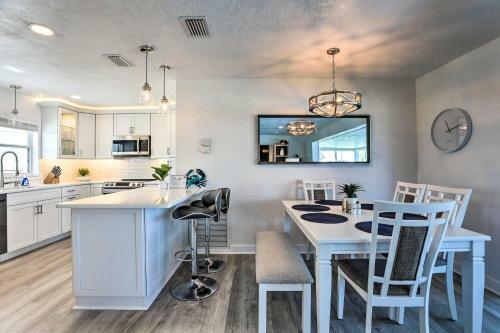 Stunning Palmetto Home With Boat Dock And Kayaks!