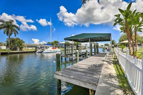 Stunning Palmetto Home With Boat Dock And Kayaks!