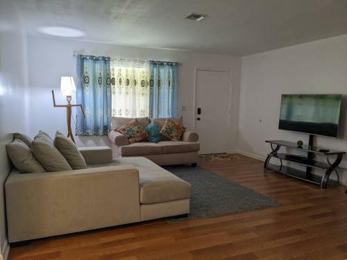 Apartamento Fully Equipped 2 Bd/1 Ba, 5 Minutes From Downtown.