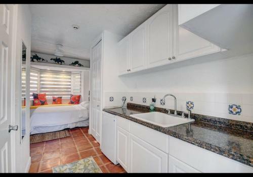 Historic Florida 4 Bedroom Home With Pool, Parking