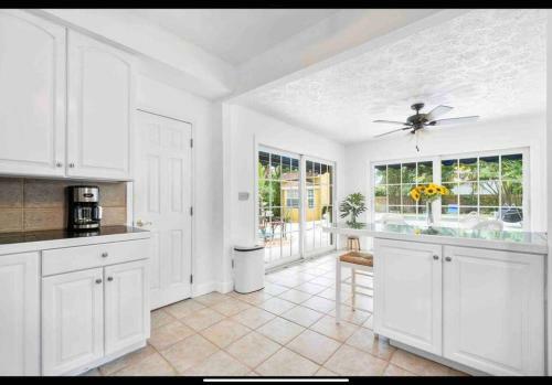 Historic Florida 4 Bedroom Home With Pool, Parking
