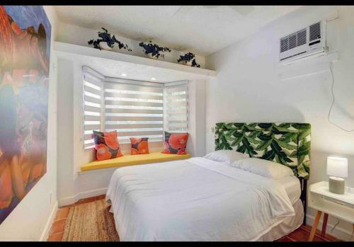 Historic Florida 4 Bedroom Home With Pool, Parking