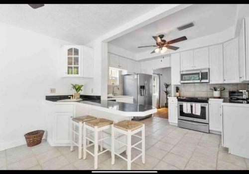 Historic Florida 4 Bedroom Home With Pool, Parking