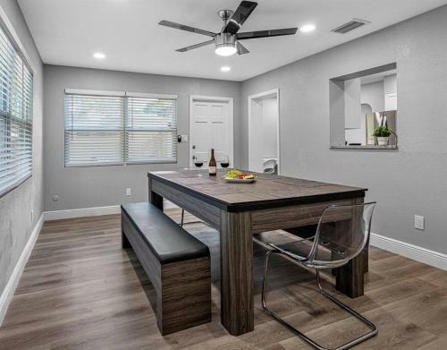 Incredible Heated Pool House In Tampa