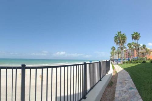 Apartamento Exclusive Beach Front Condo In North Redington