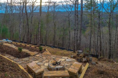 Paradise Found Mtn View Hot Tub, Wi Fi, Pool Table