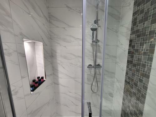 Lovely 4 Bedroom Centrally Located Apartment