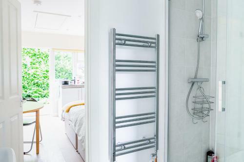 Apartamento New Snug Double Ensuite In Central Forest Row