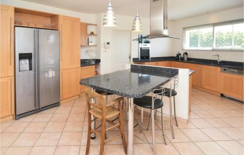 Nice Home In Calvisson With Wifi And 4 Bedrooms