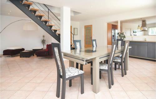 Nice Home In Calvisson With Wifi And 4 Bedrooms