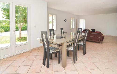Nice Home In Calvisson With Wifi And 4 Bedrooms