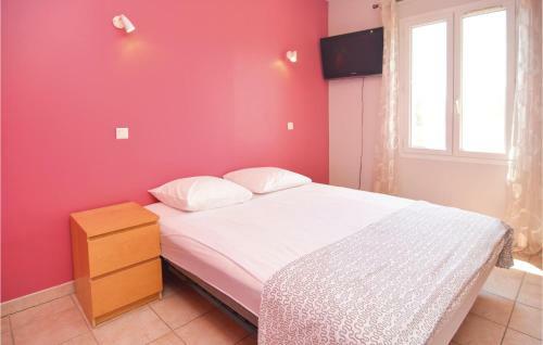 Nice Home In Calvisson With Wifi And 4 Bedrooms