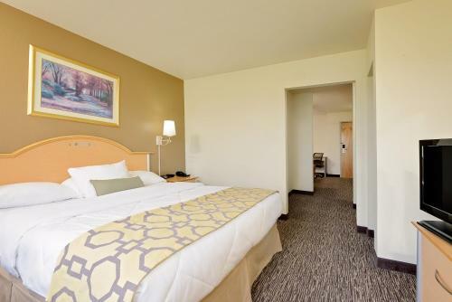 Posada Modern Inn & Suites - Lawrenceburg