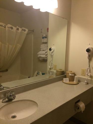Posada Modern Inn & Suites - Lawrenceburg