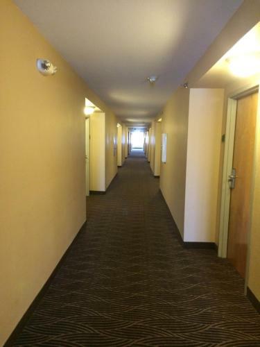 Posada Modern Inn & Suites - Lawrenceburg