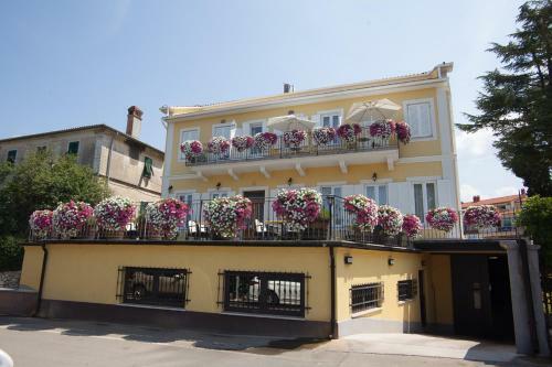 Frajona Apartments