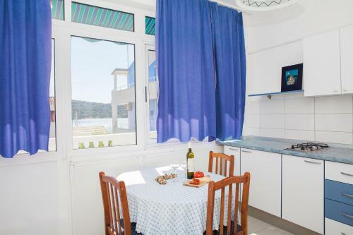 Apartments Barbara Tisno