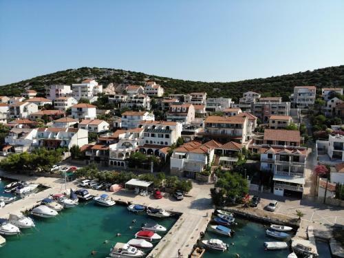 Apartments Barbara Tisno