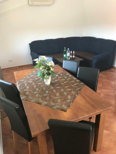 Apartments Miljak
