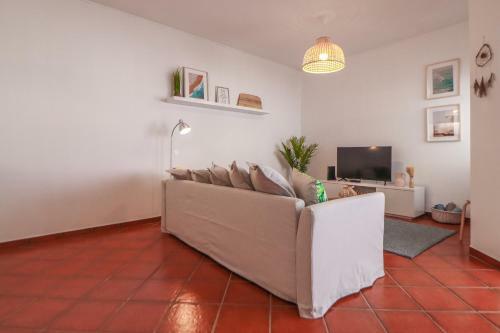Sea View Apartment Near The Beach