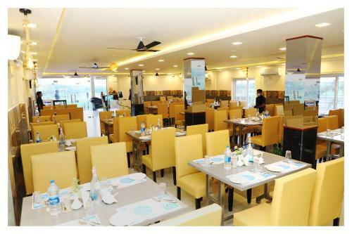 Hotel Clarks Inn Express ,sirkazhi