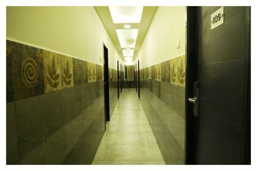 Hotel Clarks Inn Express ,sirkazhi