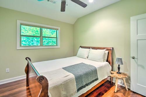 Riverside Dahlonega Home With Kayaks And Fire Pit