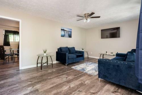 Modern, Spacious, And Comfy 3 Bedroom Home
