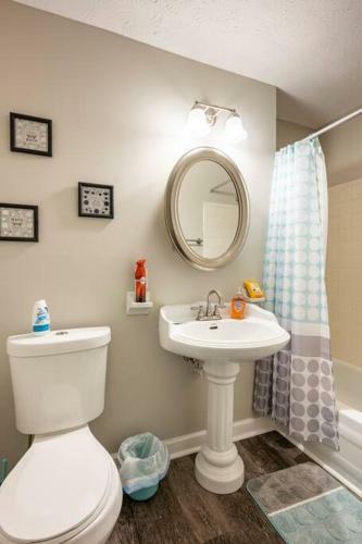 Modern, Spacious, And Comfy 3 Bedroom Home