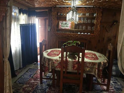 Hotel Himalayan Fantasies