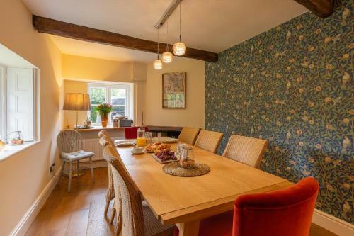 Grade II Listed House Near Chatsworth
