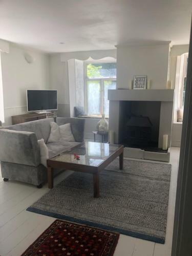 Gweek, Beautiful Apartment With Patio With Views