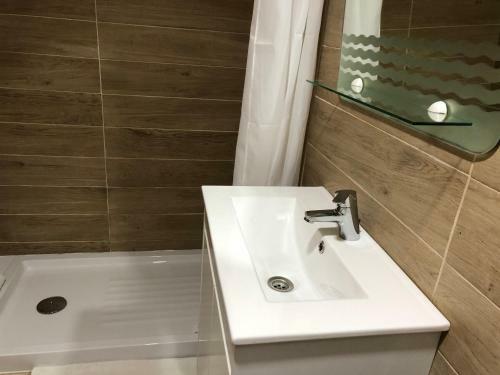 P� Do Castelo - 2 Rooms, Breakfast & Garage
