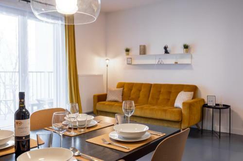 Apartamento Stylish Apt - Free Parking - Fast Internet- King Bed - Close To Everything