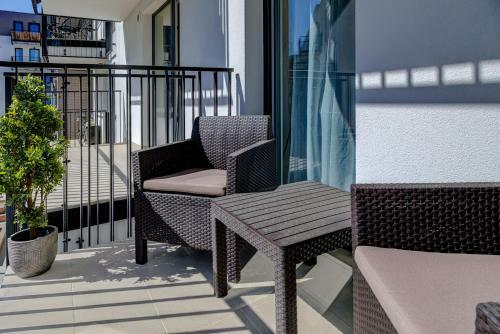 Apartamento Modern Apt Near Old Town - King Bed - Free Parking
