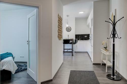 Apartamento Modern Apt Near Old Town - King Bed - Free Parking