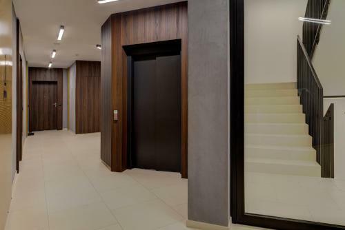 Apartamento Modern Apt Near Old Town - King Bed - Free Parking