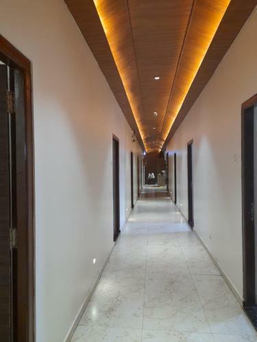 Hotel Nirvana Lodging & Boarding By Wb Inn