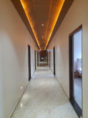 Hotel Nirvana Lodging & Boarding By Wb Inn