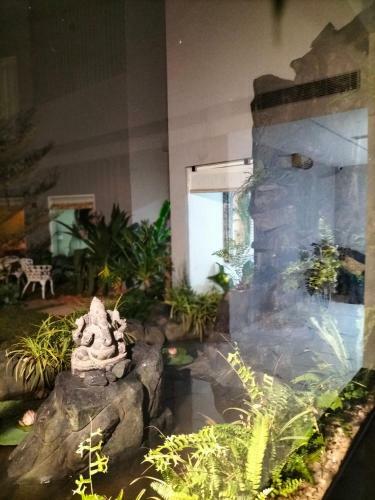 Surendra Trident Hotel