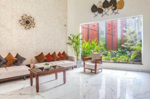 Surendra Trident Hotel