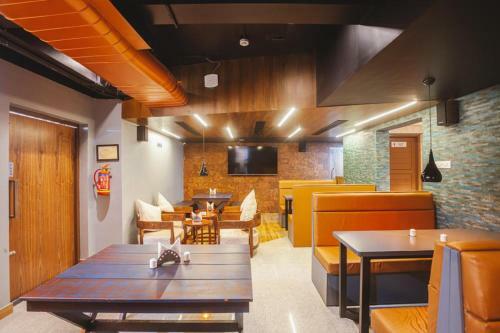 Surendra Trident Hotel