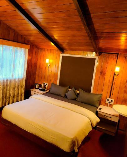Hotel Bob's Woodside Bungalow