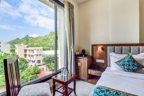 Ratnam By Vasudha Hotels