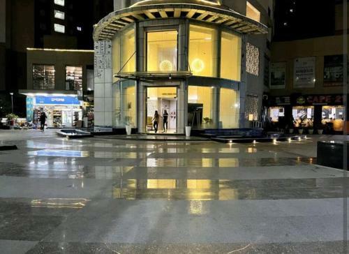 Lavish Furnished Studio Apartment